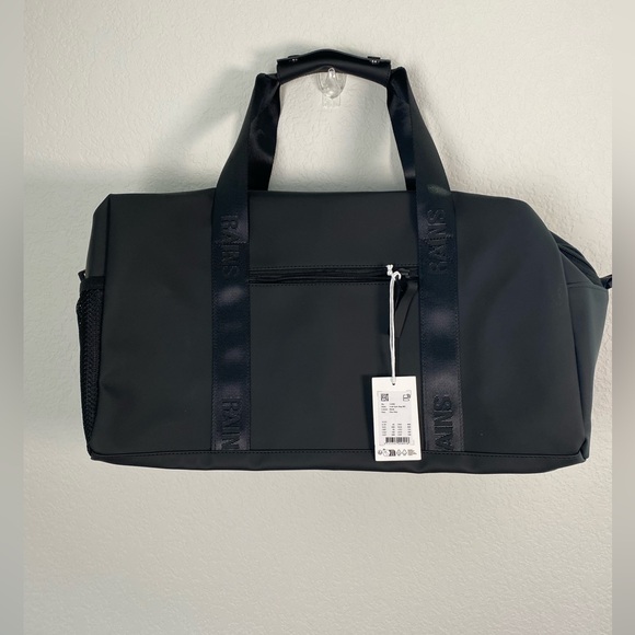 NWT RAINS Waterproof Trail Gym Bag - Picture 2 of 5